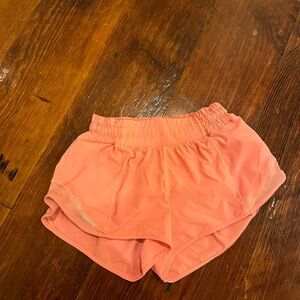 Coral lululemon hotty hot low rise 2.5